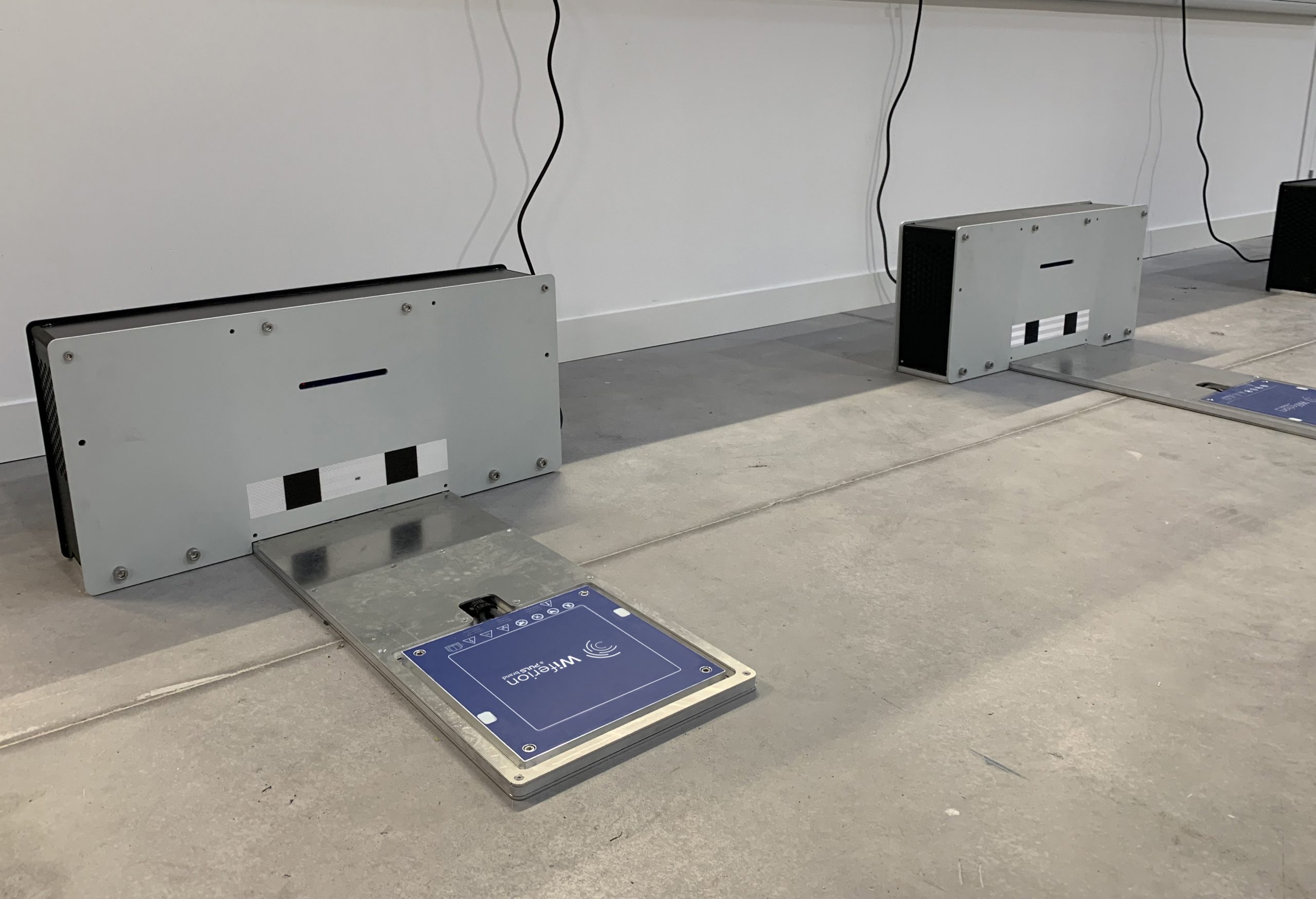 amr software charging dexory