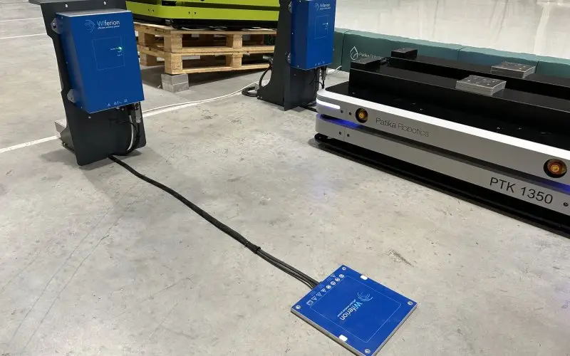 wiferion patika robotics PTK1350 agv amr wireless charging system intralogistics customery sucess story omnidirectional charging solutions