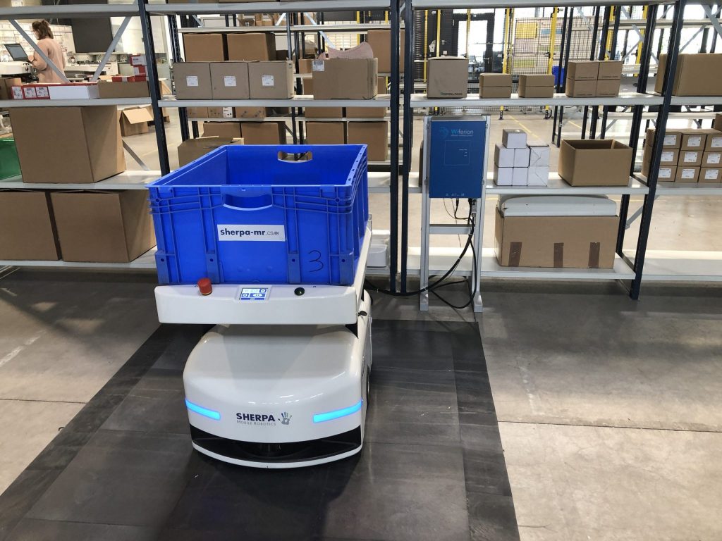 sherpa kooperiert mit wiferion für induktives laden norcan sherpa wireless charging agv
