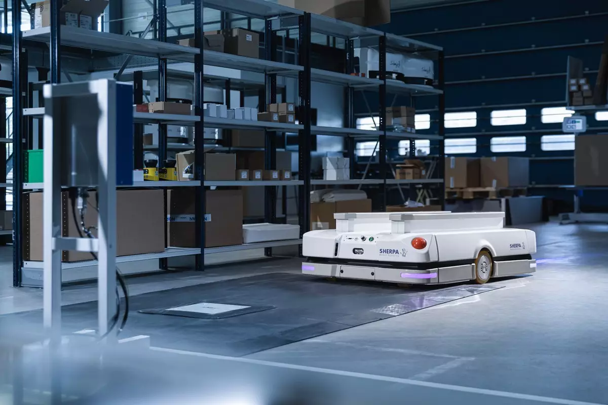 sherpa kooperiert mit wiferion für induktives laden SHERPA agv wireless charging wiferion - induktives laden fts