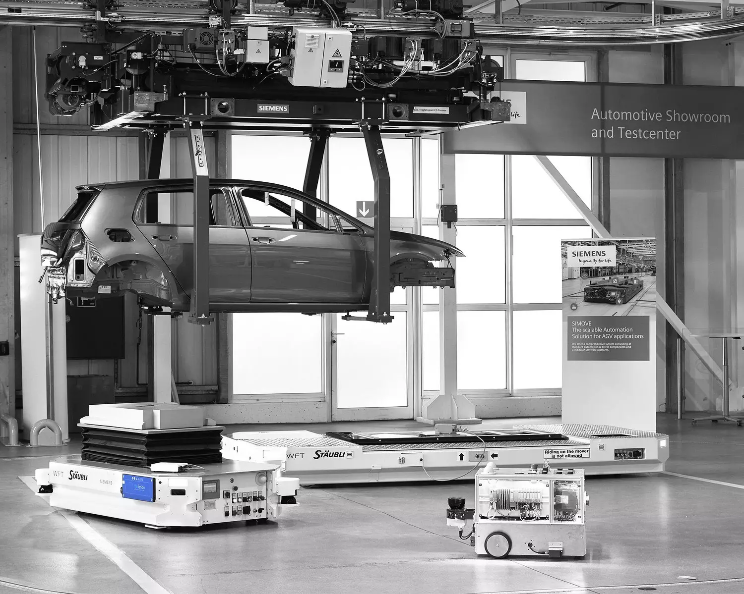 anwendungsgebiet produktion induktives laden - inductive charging application area - agv