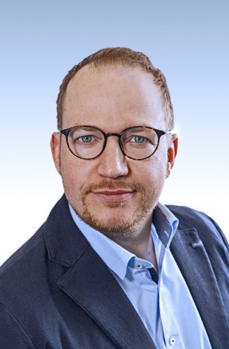 Julian Seume – CMO & Head of Sales – Wiferion wireless charging Julian Seume - CMO & Head of Sales - Wiferion wireless charging